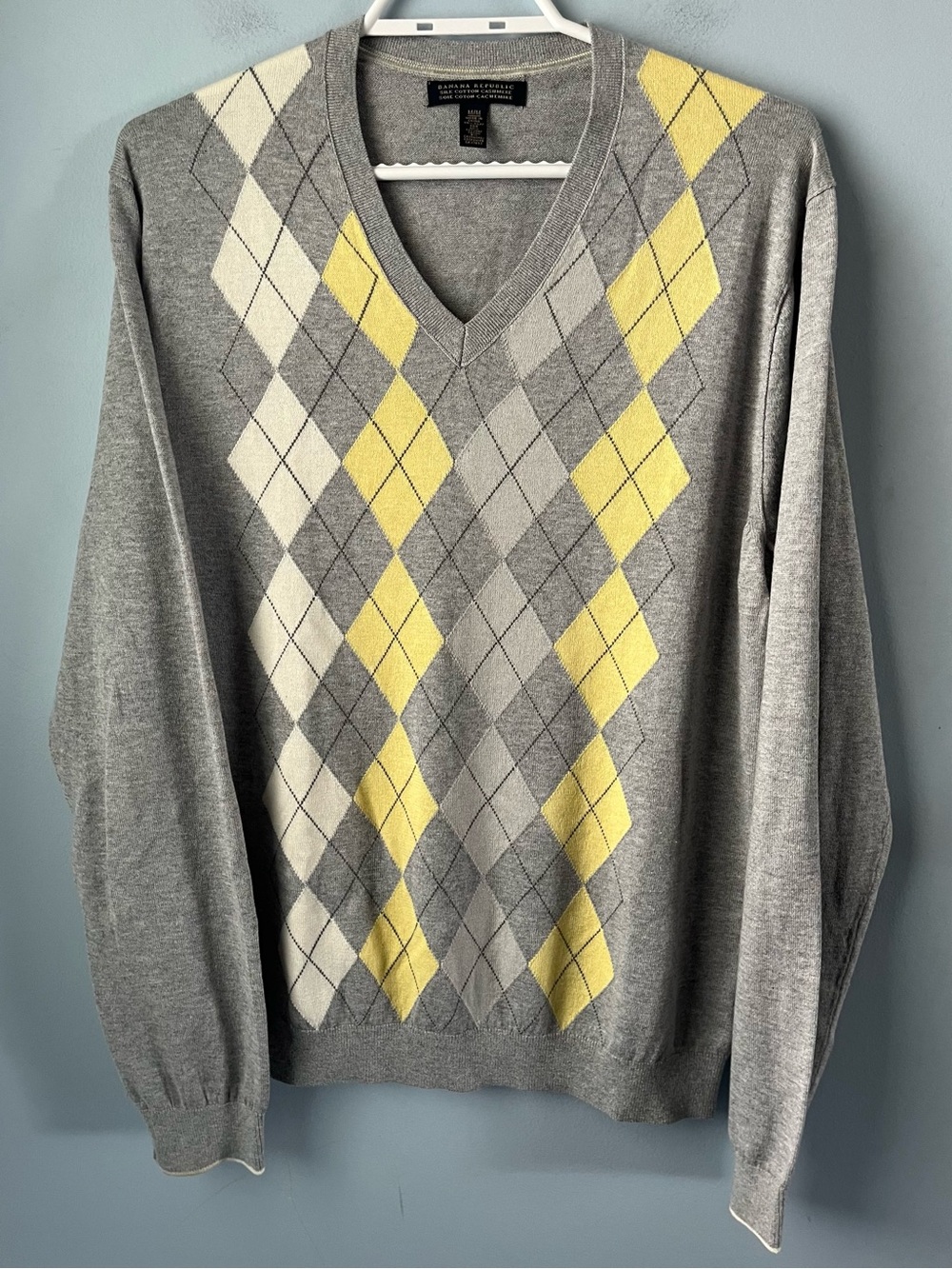 Banana Republic Silk Cotton Cashmere Gray V-Neck Yellow Argyle Sweater Size M